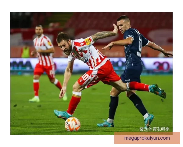 洛里昂阵型变化引发战术探讨，表现稳健值得关注